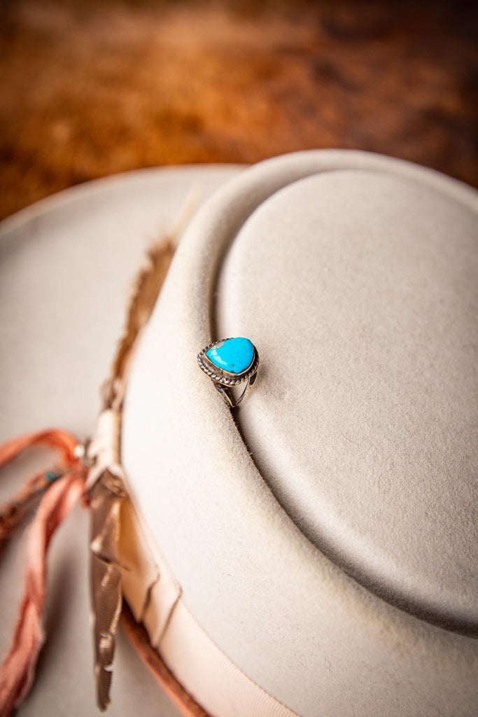 vintage sterling silver and turquoise southwest ring